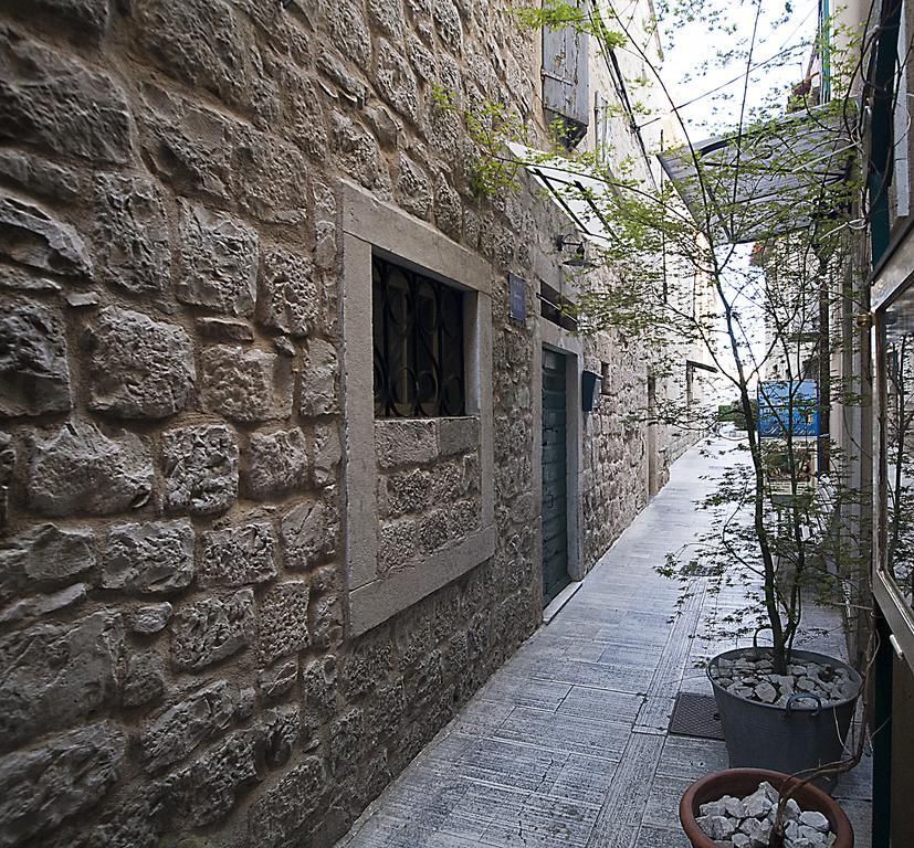 Rooms Livia Trogir Exterior foto