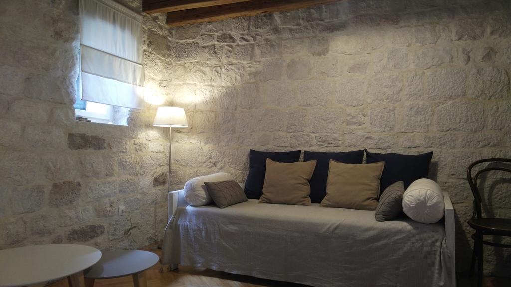 Rooms Livia Trogir Exterior foto