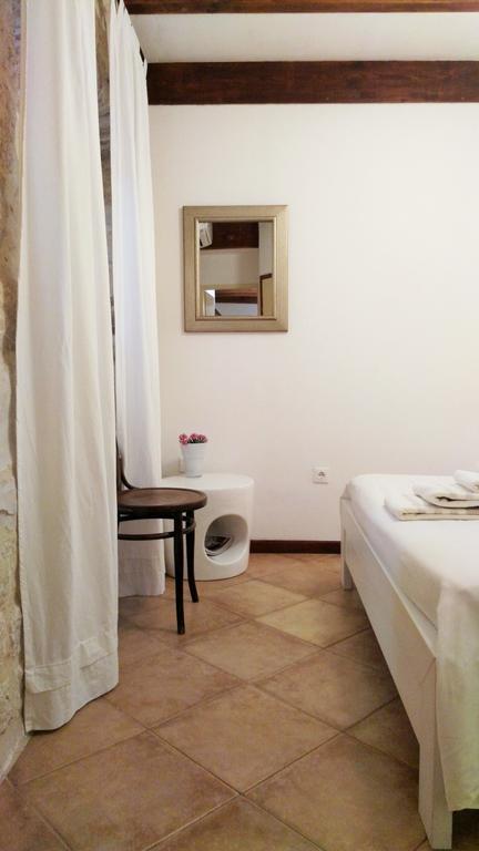 Rooms Livia Trogir Exterior foto
