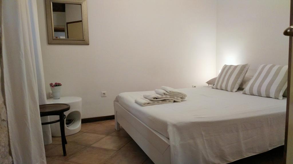 Rooms Livia Trogir Exterior foto